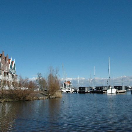 Beautiful Houseboat In The Harbour Of Volendam Near Centre Hotell Exteriör bild