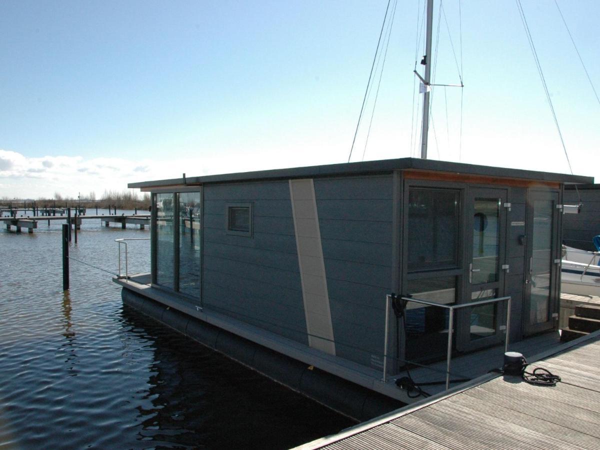 Beautiful Houseboat In The Harbour Of Volendam Near Centre Hotell Exteriör bild