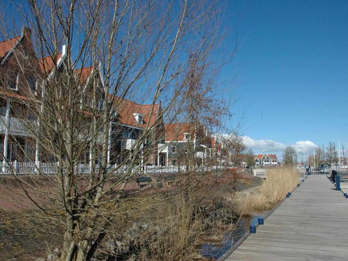 Beautiful Houseboat In The Harbour Of Volendam Near Centre Hotell Exteriör bild